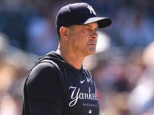 Yankees miss out on reunion with rotation option